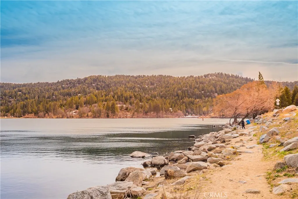 441 Zermatt Drive, Crestline, California 92325 home-pic-34