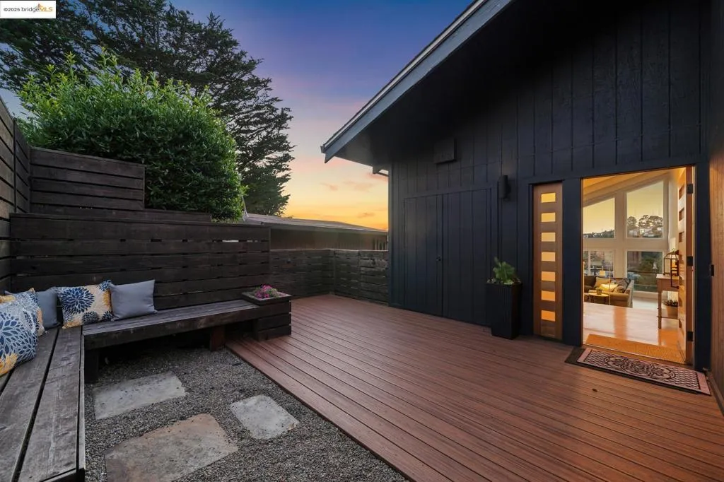 58 Villanova Dr, Oakland, California 94611 home-pic-0