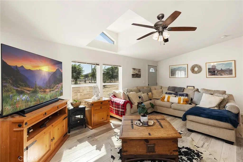 31250 Loretta Ave., Winchester, California 92596 home-pic-13