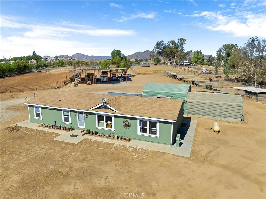 31250 Loretta Ave., Winchester, California 92596 home-pic-1