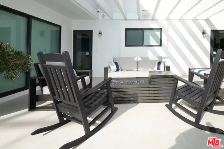 9432 Oakmore Road, Los Angeles, California 90035