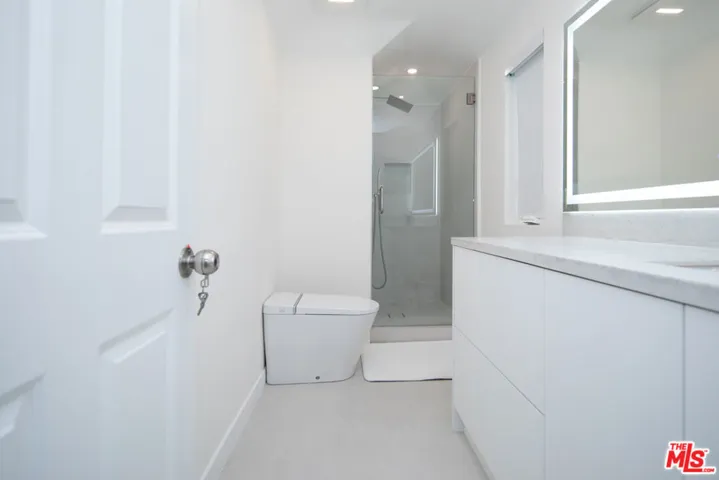 9432 Oakmore Road, Los Angeles, California 90035
