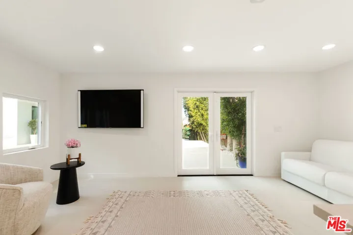 9432 Oakmore Road, Los Angeles, California 90035