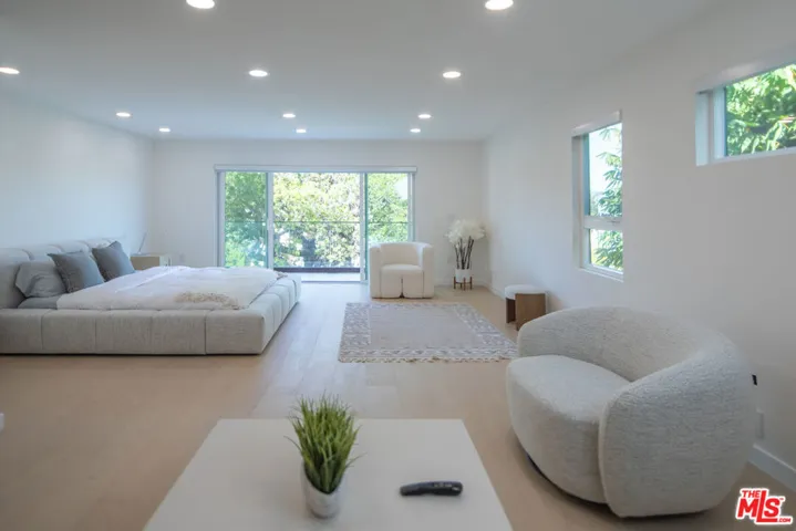 9432 Oakmore Road, Los Angeles, California 90035