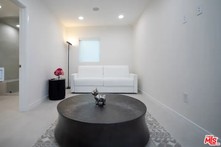 9432 Oakmore Road, Los Angeles, California 90035