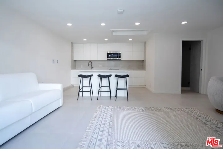 9432 Oakmore Road, Los Angeles, California 90035