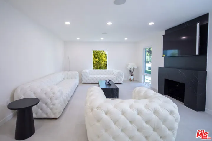 9432 Oakmore Road, Los Angeles, California 90035