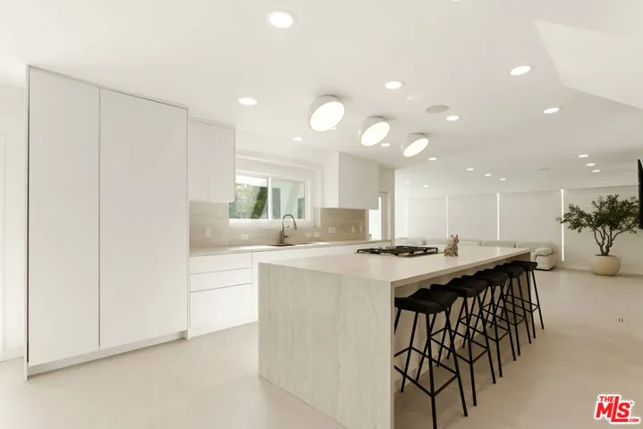 9432 Oakmore Road, Los Angeles, California 90035