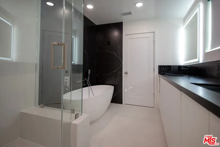 9432 Oakmore Road, Los Angeles, California 90035