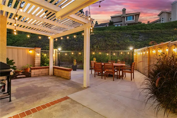 6220 E Garnet Circle, Anaheim Hills, California 92807
