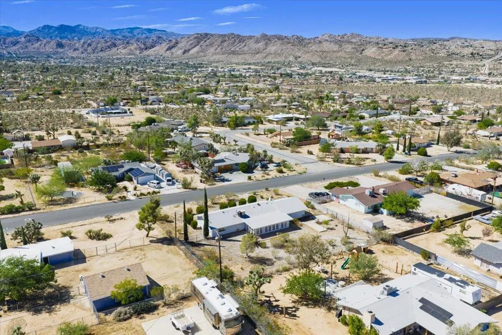 7475 Alaba Ave Avenue, Yucca Valley, California 92284 home-pic-19