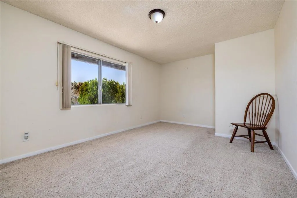 7475 Alaba Ave Avenue, Yucca Valley, California 92284 home-pic-11