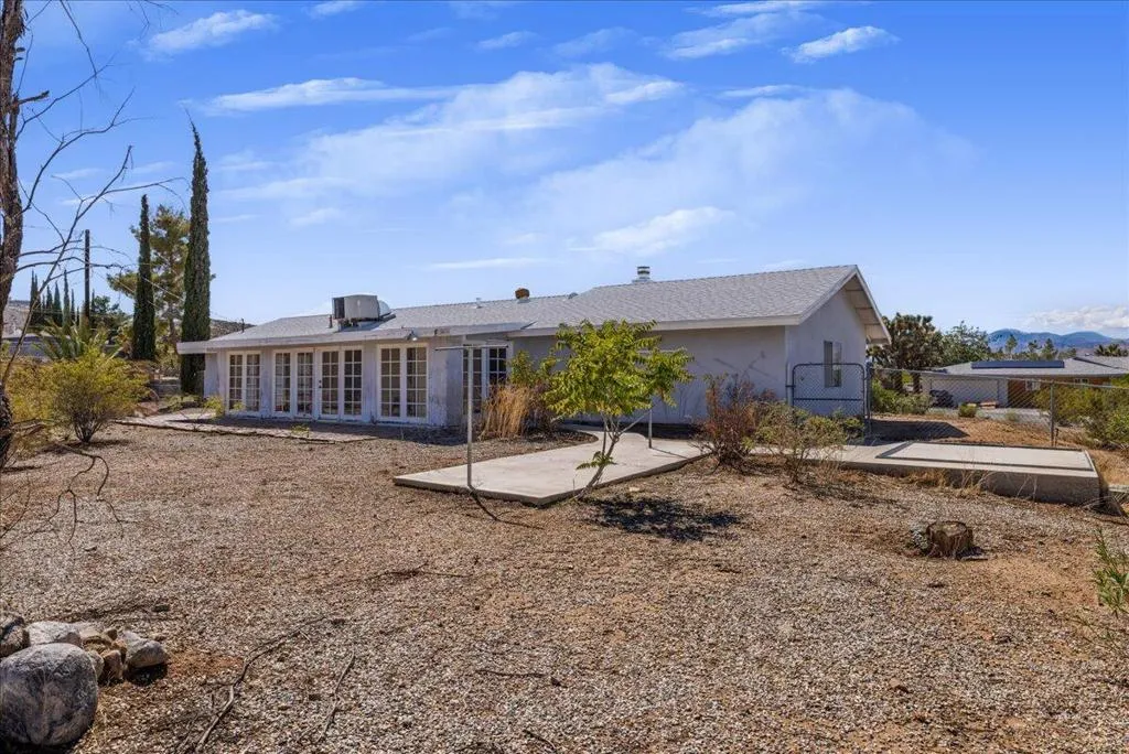 7475 Alaba Ave Avenue, Yucca Valley, California 92284 home-pic-26
