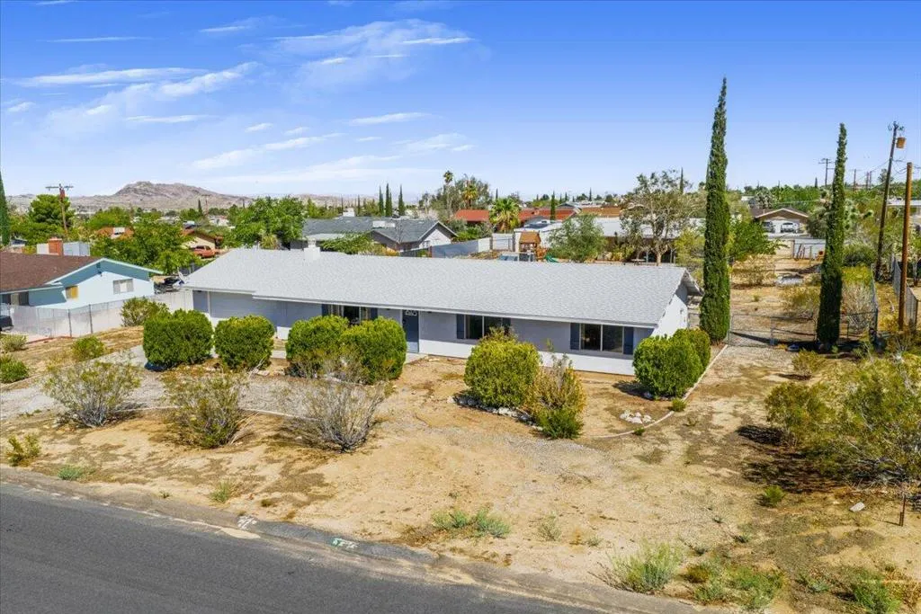 7475 Alaba Ave Avenue, Yucca Valley, California 92284 home-pic-2