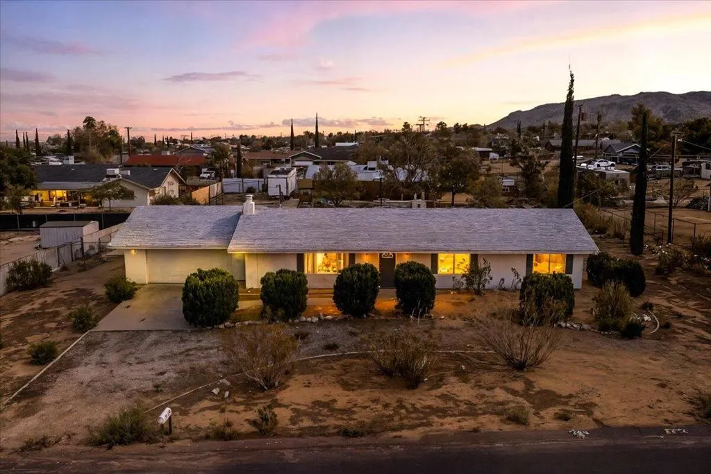 7475 Alaba Ave Avenue, Yucca Valley, California 92284 home-pic-1