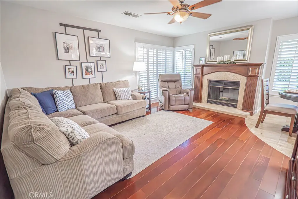 28655 Greenwood Pl, Castaic, California 91384 home-pic-12
