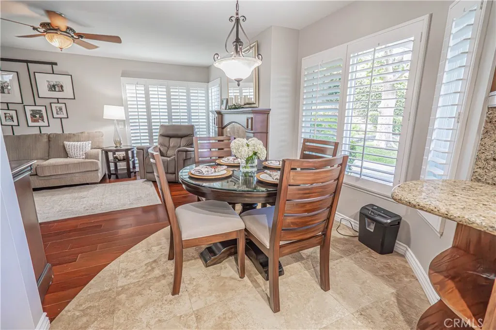 28655 Greenwood Pl, Castaic, California 91384 home-pic-14