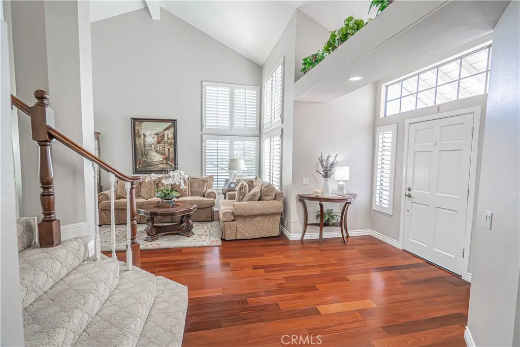 28655 Greenwood Pl, Castaic, California 91384 home-pic-15