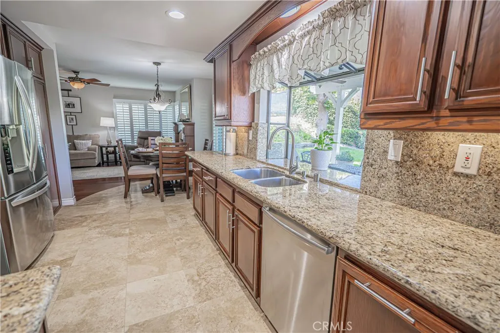 28655 Greenwood Pl, Castaic, California 91384 home-pic-9