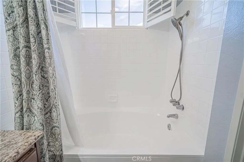 28655 Greenwood Pl, Castaic, California 91384 home-pic-24