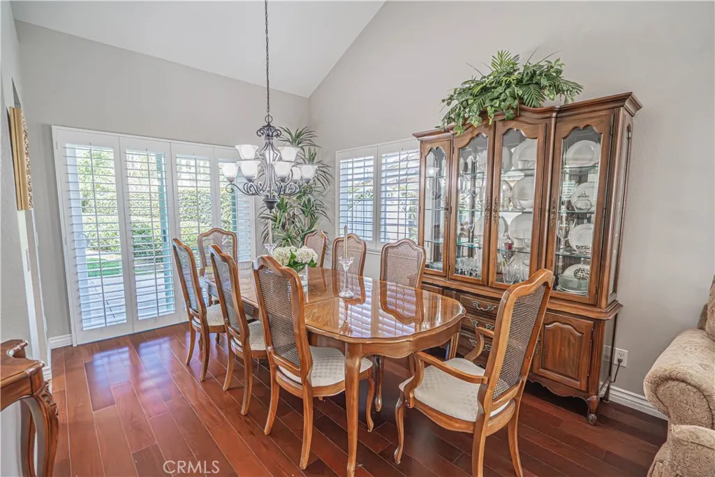 28655 Greenwood Pl, Castaic, California 91384 home-pic-19