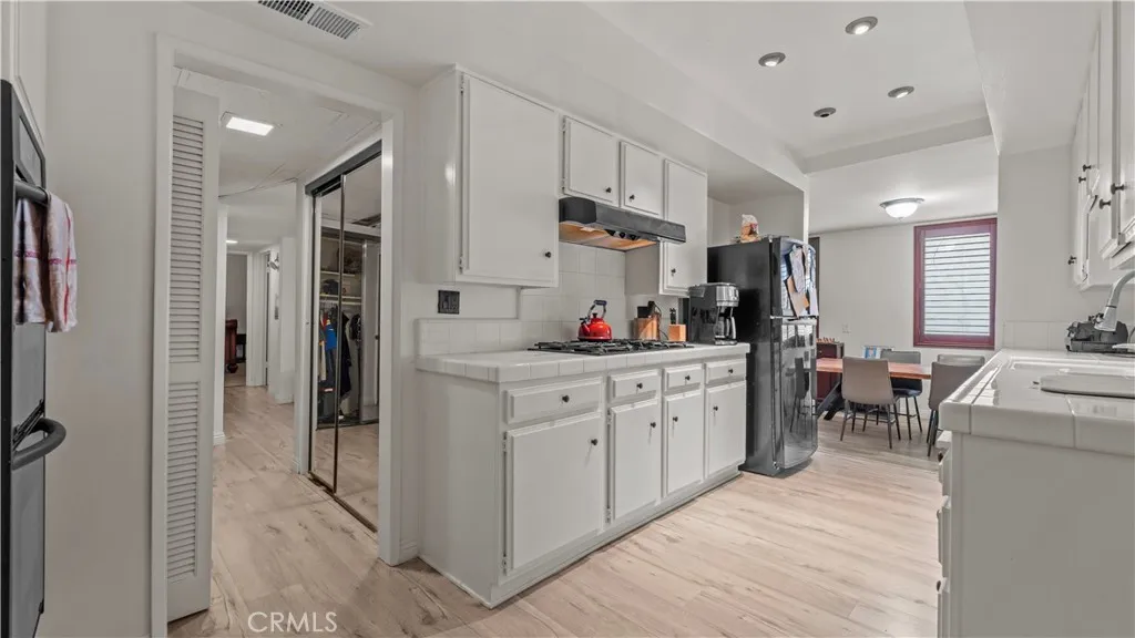 14521 Benefit St 102, Sherman Oaks, California 91403 home-pic-11