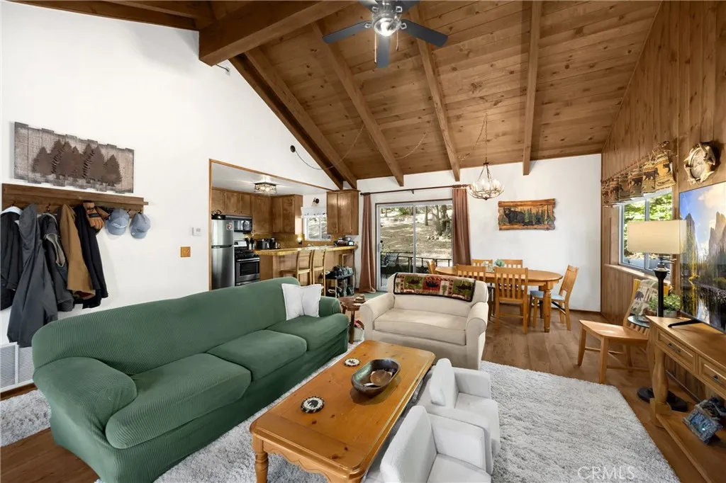 27963 St. Bernard Ln, Lake Arrowhead, California 92352 home-pic-2
