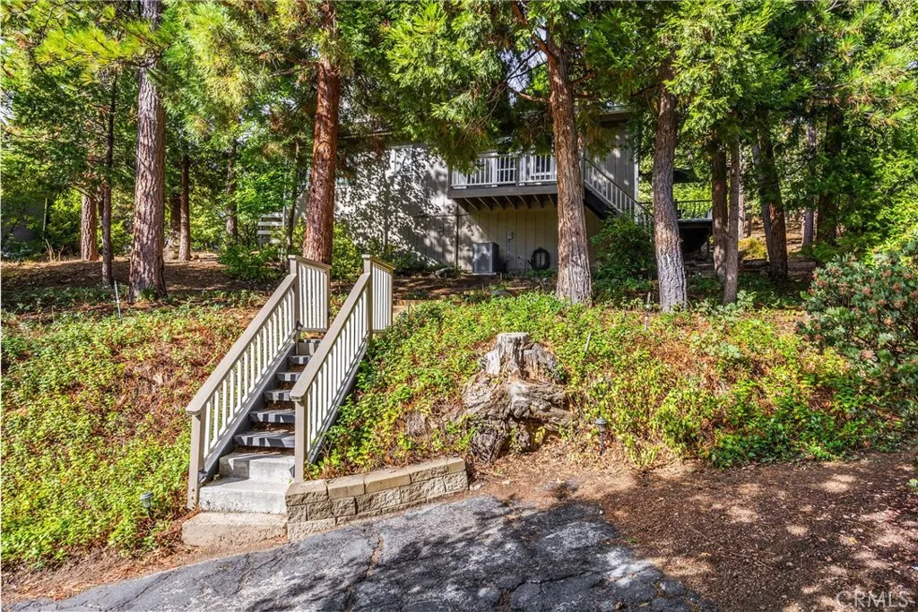 27963 St. Bernard Ln, Lake Arrowhead, California 92352 home-pic-29