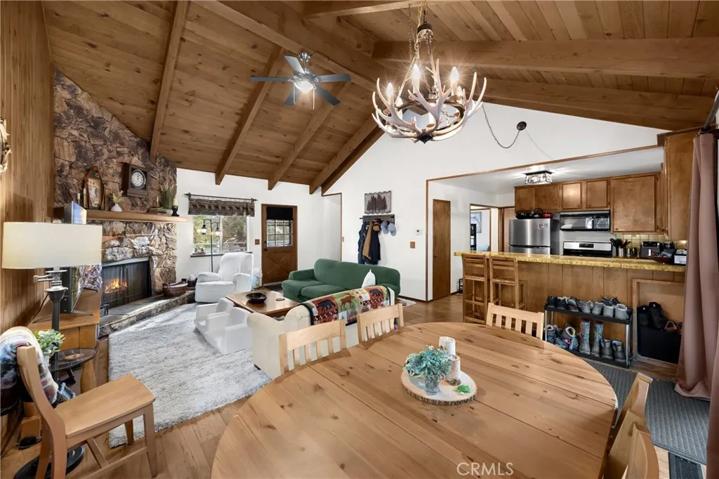27963 St. Bernard Ln, Lake Arrowhead, California 92352 home-pic-3