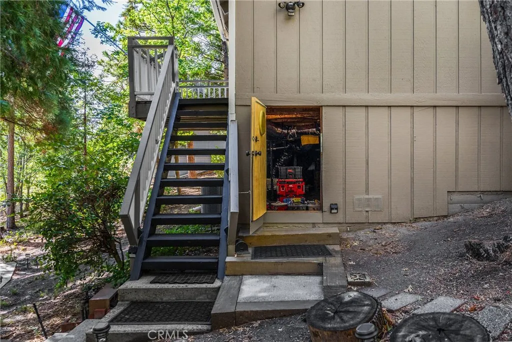 27963 St. Bernard Ln, Lake Arrowhead, California 92352 home-pic-37