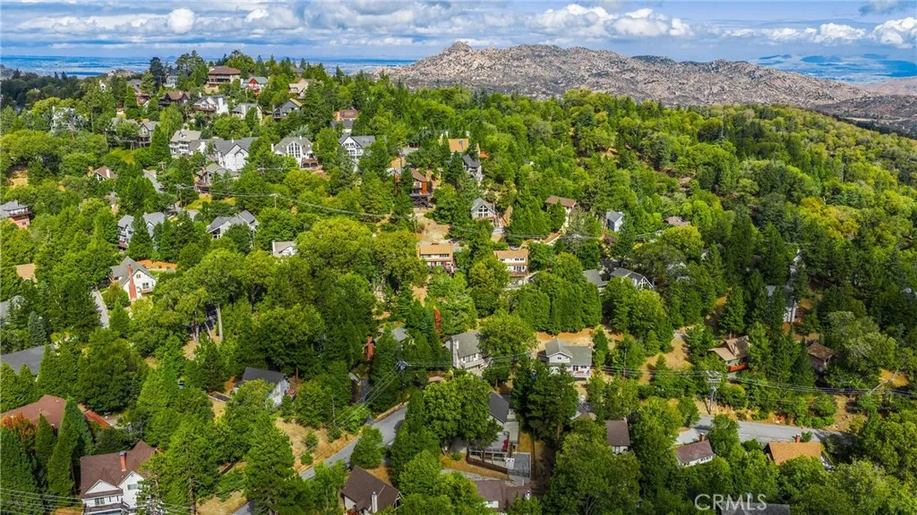 27963 St. Bernard Ln, Lake Arrowhead, California 92352 home-pic-43