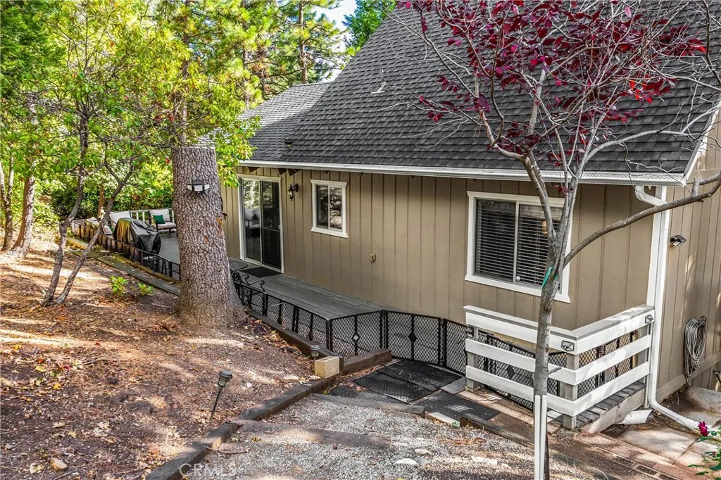 27963 St. Bernard Ln, Lake Arrowhead, California 92352 home-pic-25