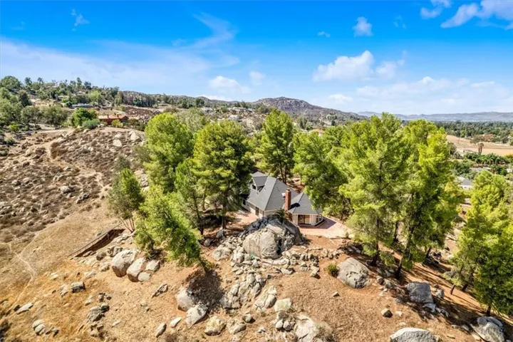 42355 Rockview Drive, Hemet, California 92544