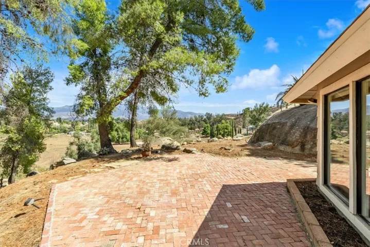 42355 Rockview Drive, Hemet, California 92544