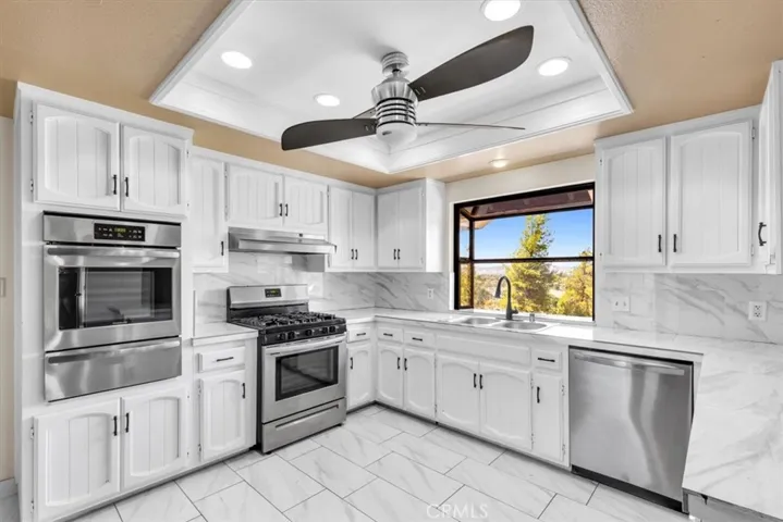 42355 Rockview Drive, Hemet, California 92544
