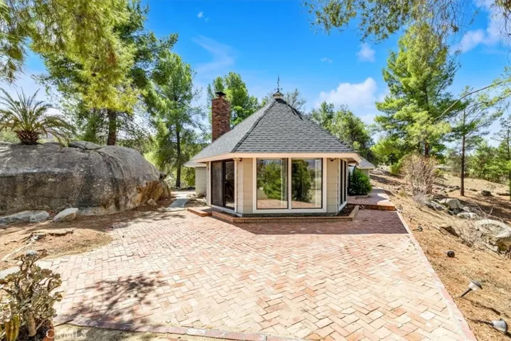 42355 Rockview Drive, Hemet, California 92544
