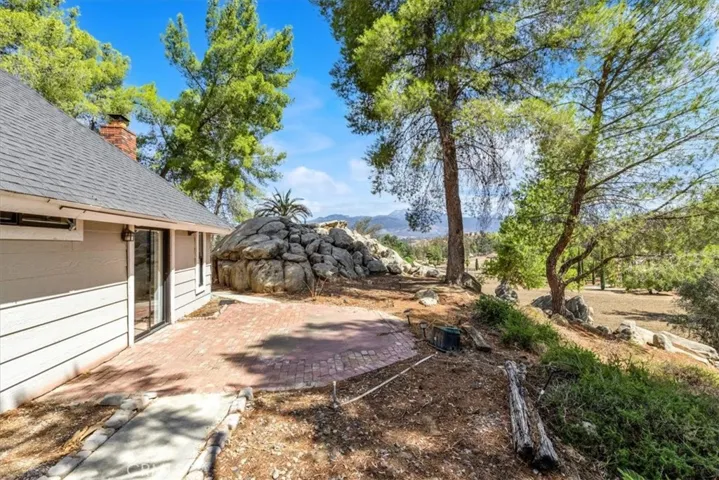 42355 Rockview Drive, Hemet, California 92544