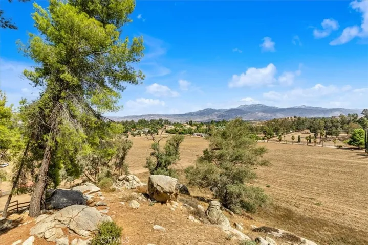 42355 Rockview Drive, Hemet, California 92544