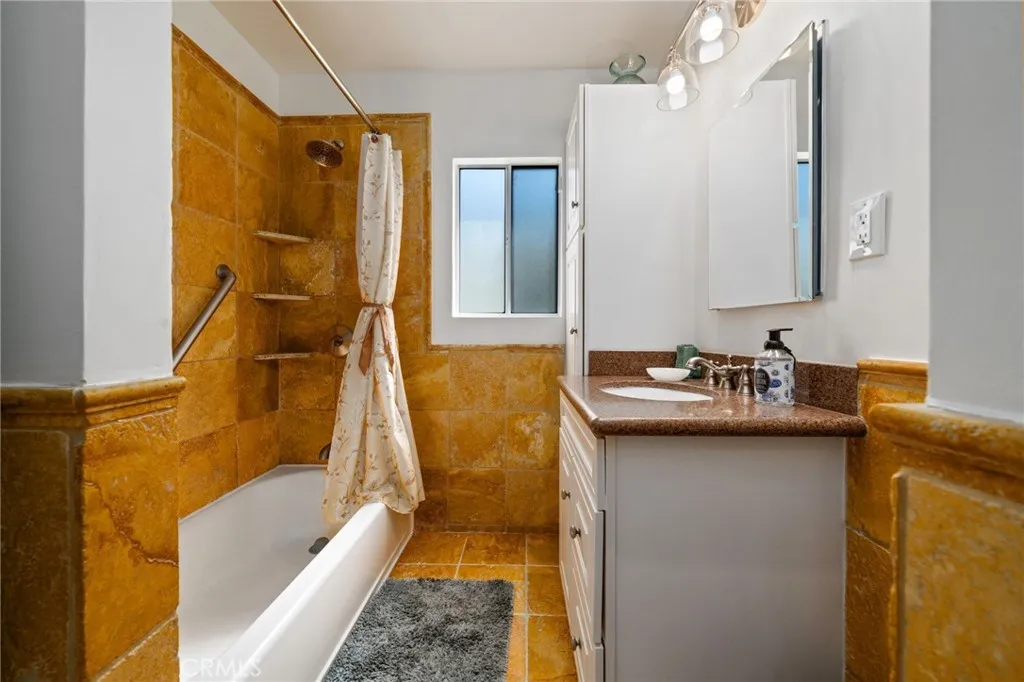 1767 W 244th Street, Torrance, California 90501 home-pic-17