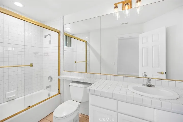 Ensuite bath