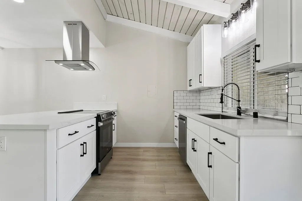 1030 W Macarthur Boulevard 132, Santa Ana, California 92707 home-pic-3