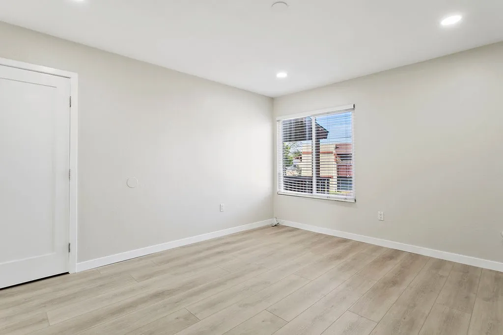 1030 W Macarthur Boulevard 132, Santa Ana, California 92707 home-pic-11