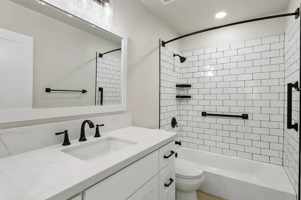 1030 W Macarthur Boulevard 132, Santa Ana, California 92707 home-pic-13