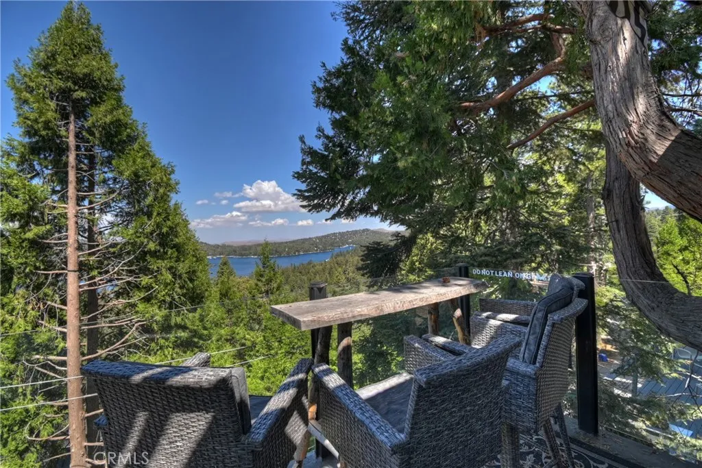 533 Sundeerland, Lake Arrowhead, California 92352 home-pic-1