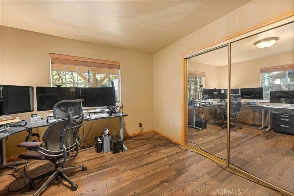 31358 Lightfoot Way, Running Springs, California 92382 home-pic-20