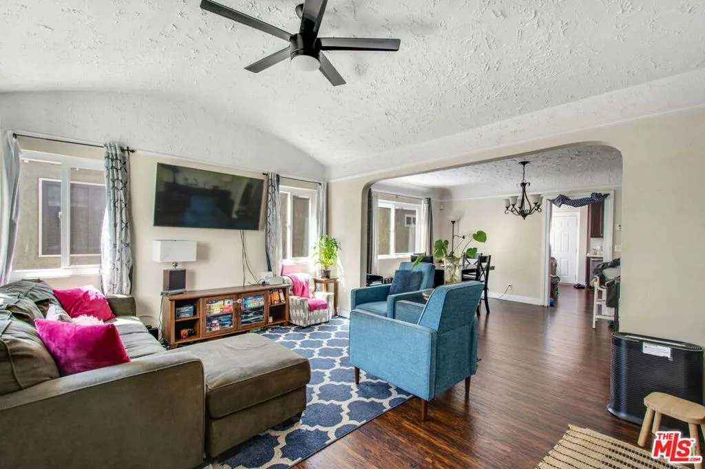 7319 S Denker Avenue, Los Angeles, California 90047 home-pic-6