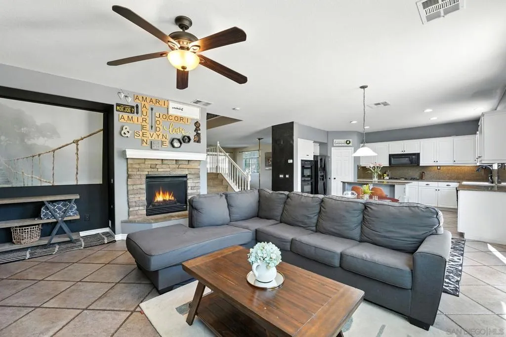 38200 Camarada Ln, Murrieta, California 92563 home-pic-21