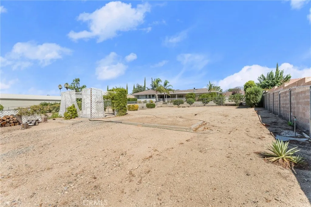 4140 Mockingbird, Banning, California 92220 home-pic-10