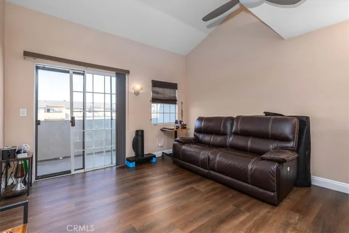 1201 Belmont Avenue 303, Long Beach, California 90804