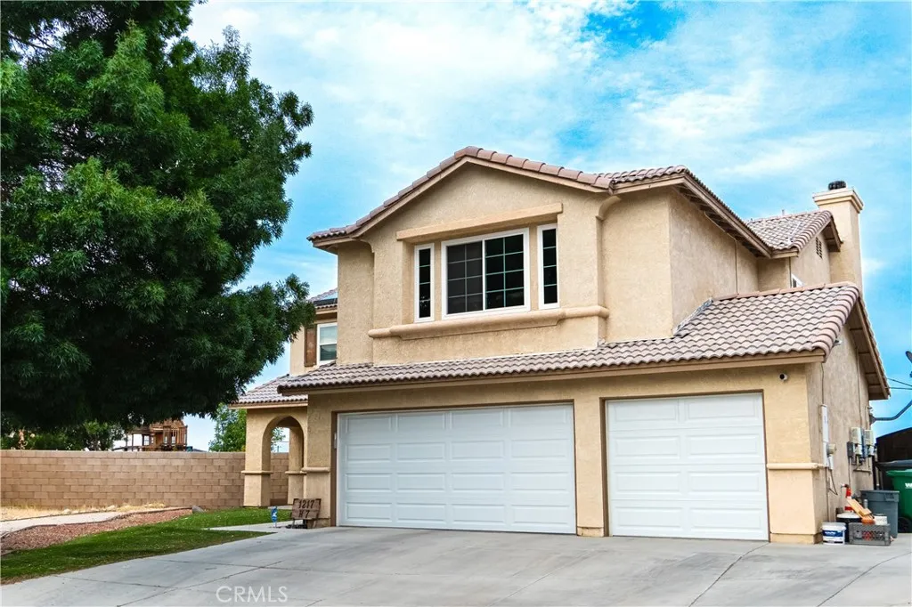 1217 W Avenue H7, Lancaster, California 93534 home-pic-2